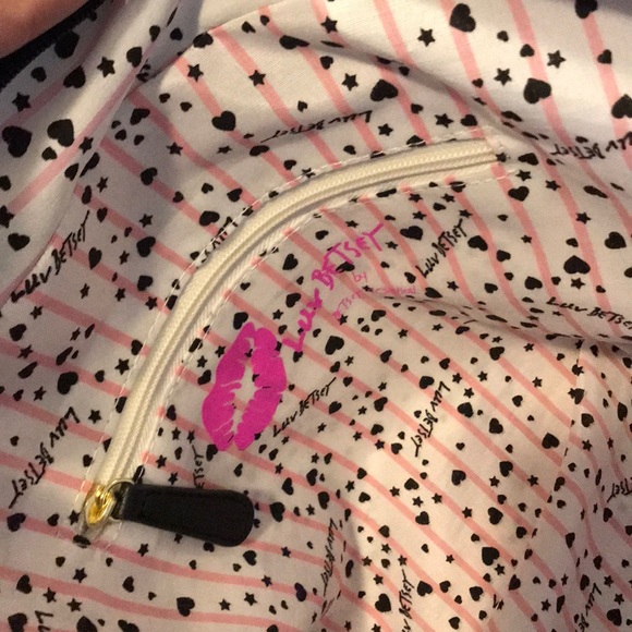 5🌟 Rating‼️Betsey Johnson Weekender 3-compartment - Picture 8 of 8